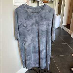 Lululemon Men’s Tee